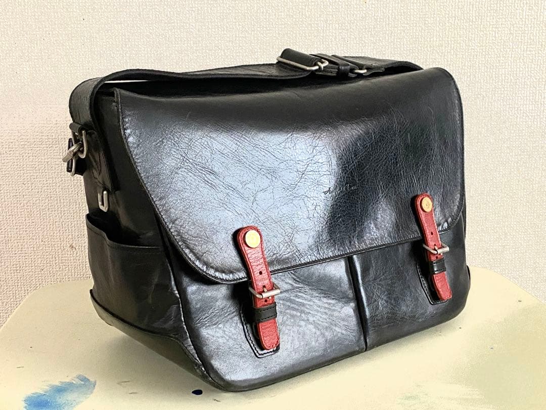 アクリュ acru カメラバッグ