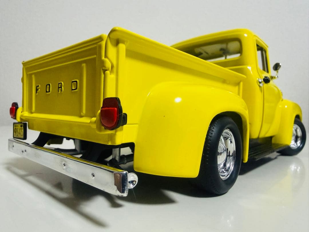 アーテル/'56 Fordフォード PickUpピックアップ アメグラ 1/18