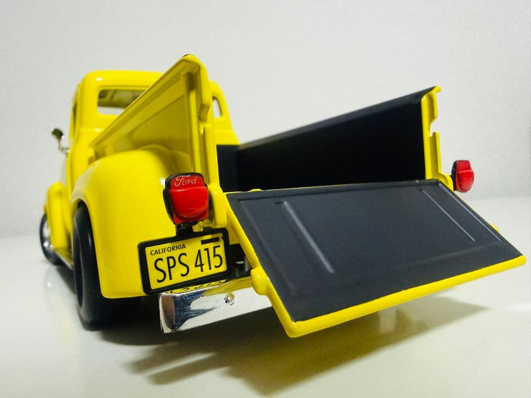 アーテル/'56 Fordフォード PickUpピックアップ アメグラ 1/18