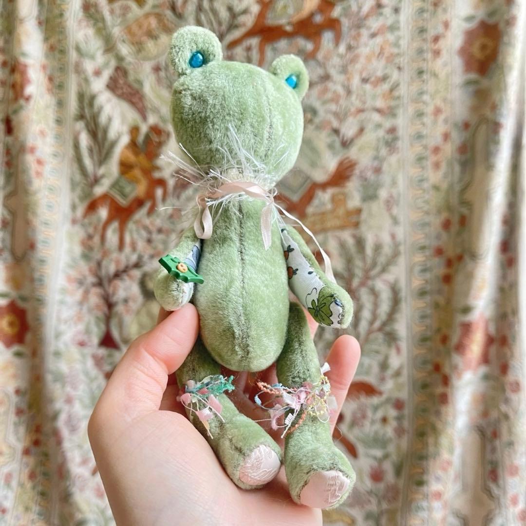 個性派カエルさん ぬいぐるみ 蛙 海外作家様 創作人形 ハンドメイド おもちゃ
