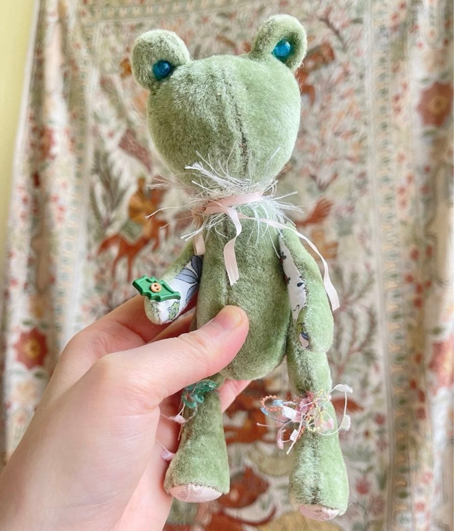 個性派カエルさん ぬいぐるみ 蛙 海外作家様 創作人形 ハンドメイド おもちゃ