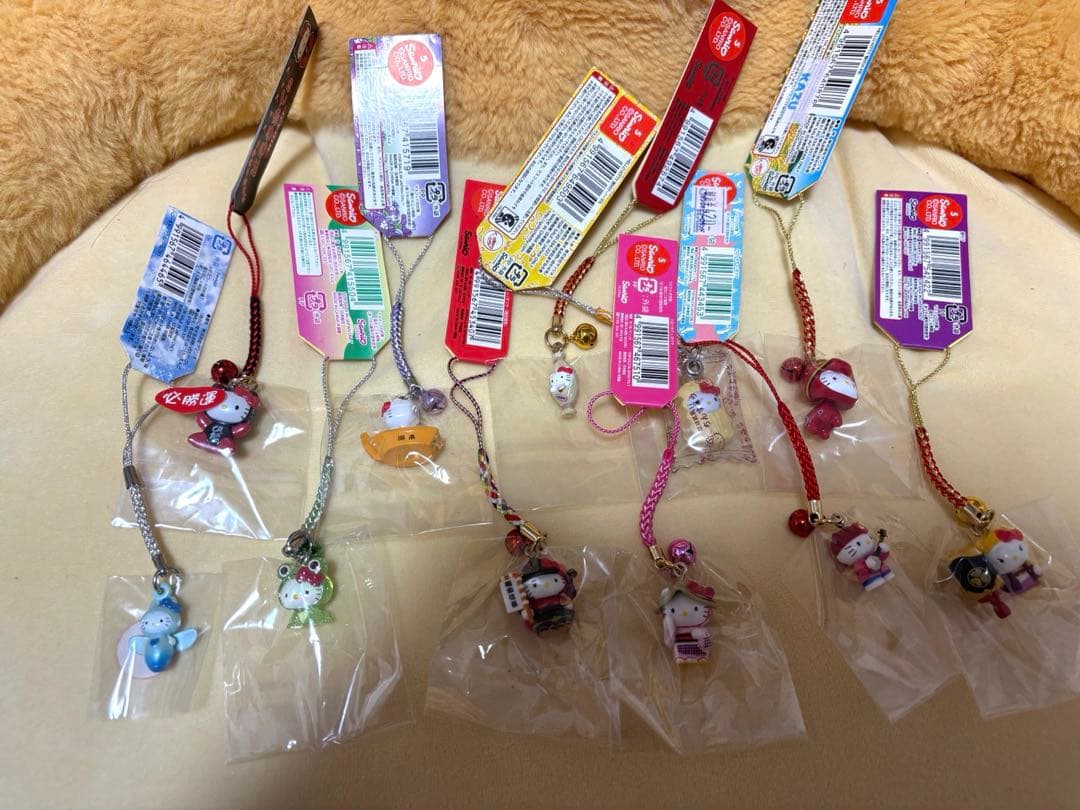 ハローキティ　ご当地　ストラップ　11個セット