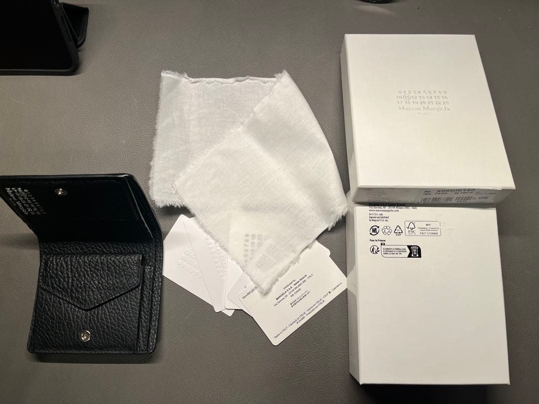 美品 マルジェラ バイフォールド ポッパーウォレット 4ステッチ 二つ折り財布