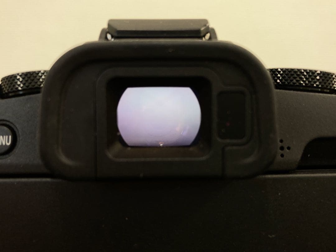 Canon EOS Rミラーレスカメラ本体バッテリー2個付き