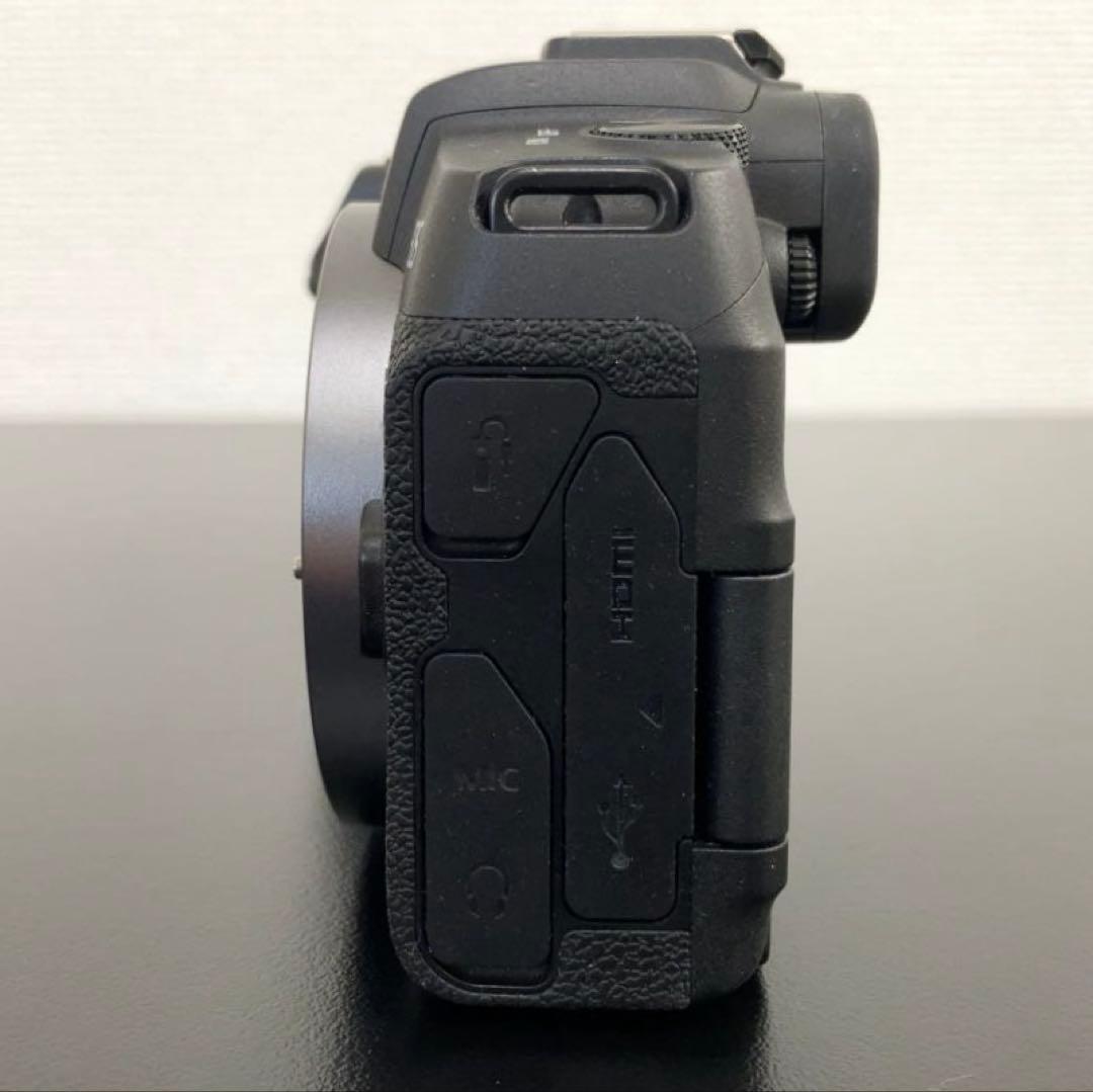 Canon EOS Rミラーレスカメラ本体バッテリー2個付き