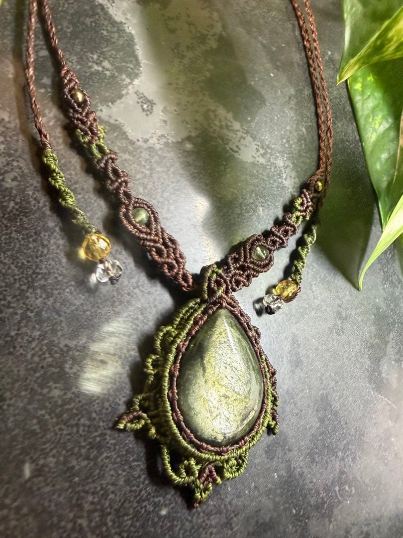 【照希望】グリーンマイカ マクラメネックレス n144｜癒しと希望の天然石