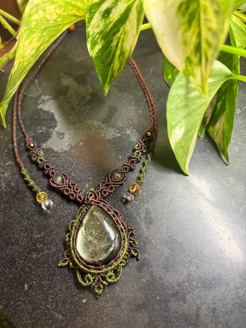 【照希望】グリーンマイカ マクラメネックレス n144｜癒しと希望の天然石