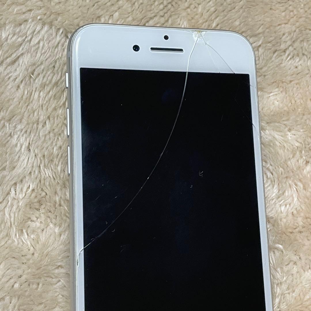 Apple iPhone 8　64GB　中古　割れあり　ジャンク
