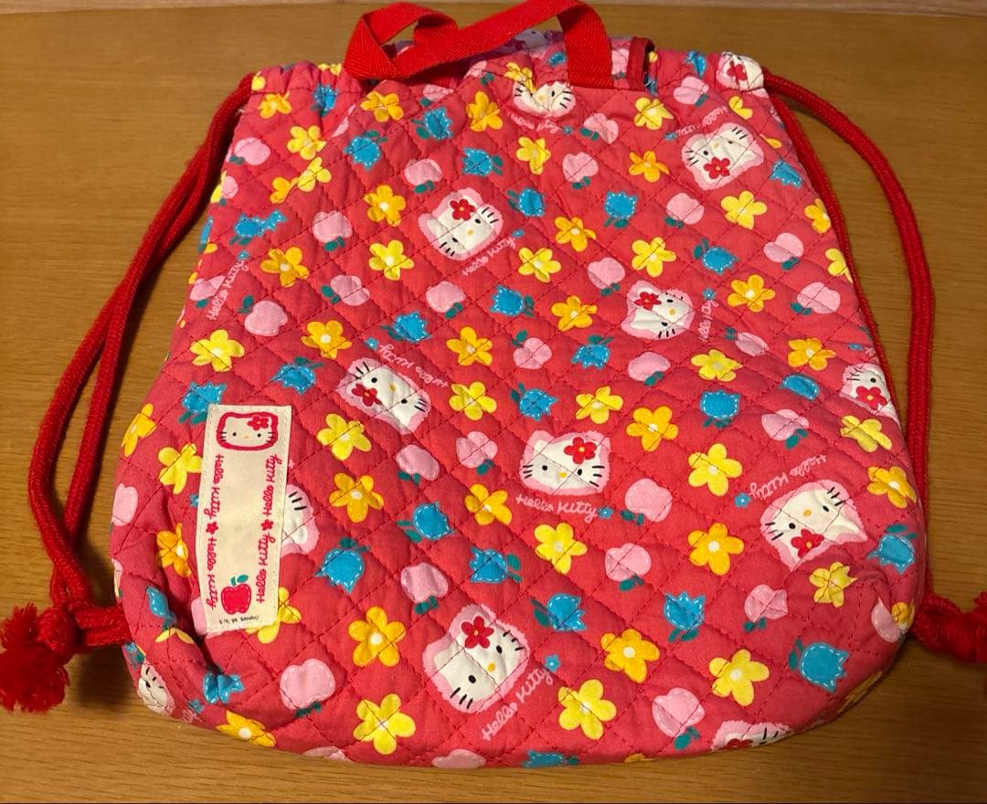 キティ　まとめ売り　ご当地　根付け　巾着　タオル　キーホルダー　ぬいぐるみ