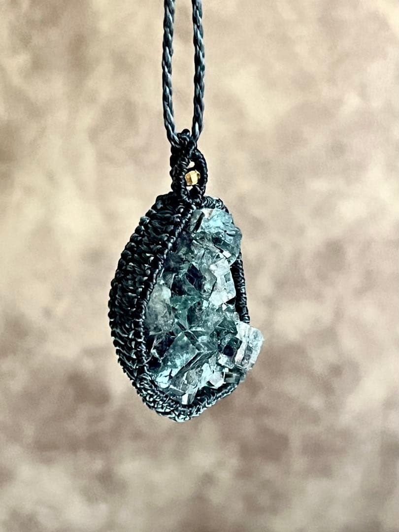 フローライト(蛍光)原石クラスター　ペンダント