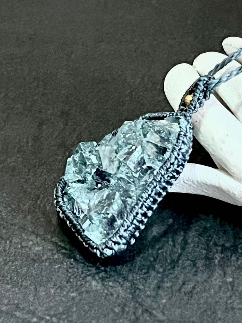 フローライト(蛍光)原石クラスター　ペンダント