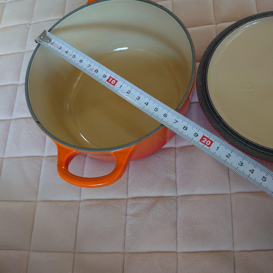 お値下げル、クルーゼ両手鍋 鋳鉄製 16cm オレンジと赤のグラデーション