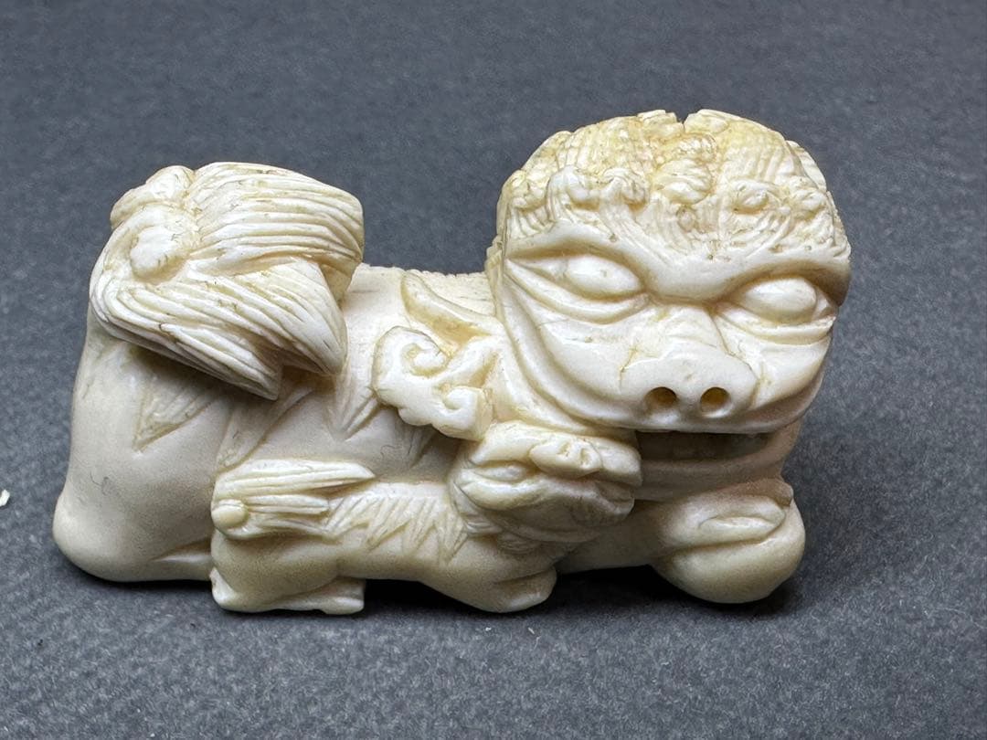 根付　ライオン　獅子　彫刻 置物　細密細工　骨董　アンティーク