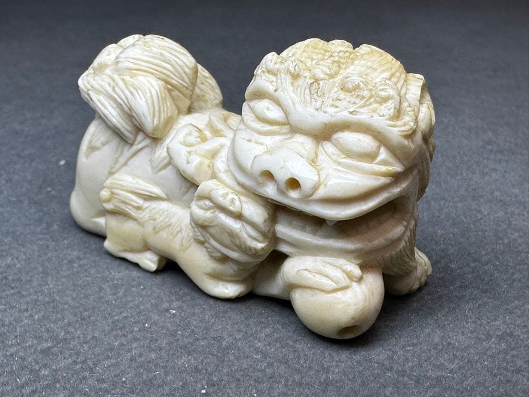 根付　ライオン　獅子　彫刻 置物　細密細工　骨董　アンティーク