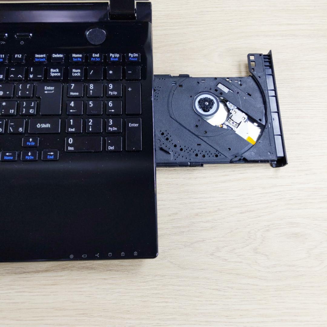 【美品】サクサク快適！SSD256GB メモリ8GB ノートパソコン カメラ付き