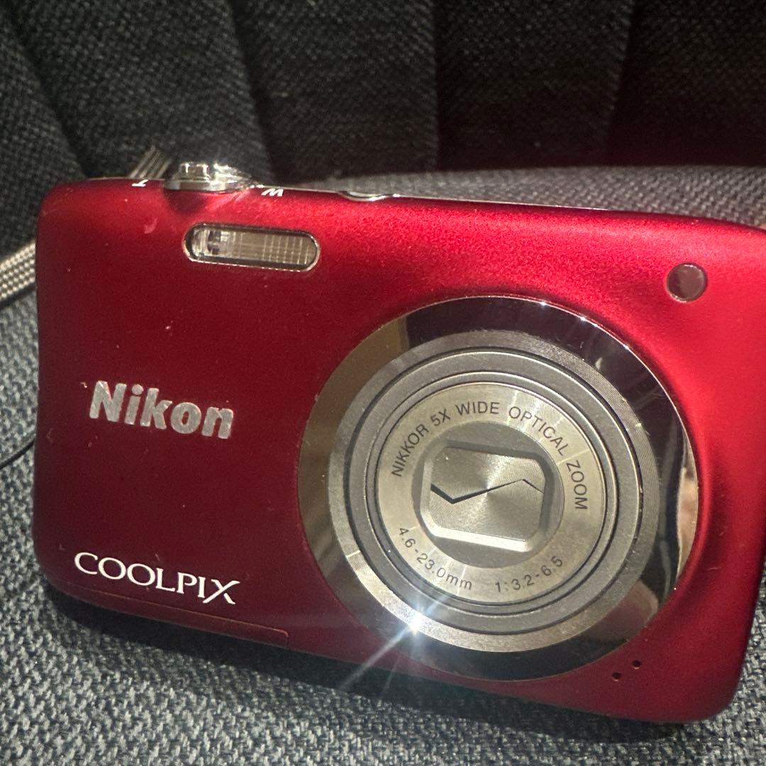 ジャンク　Nikon COOLPIX A100 レッド
