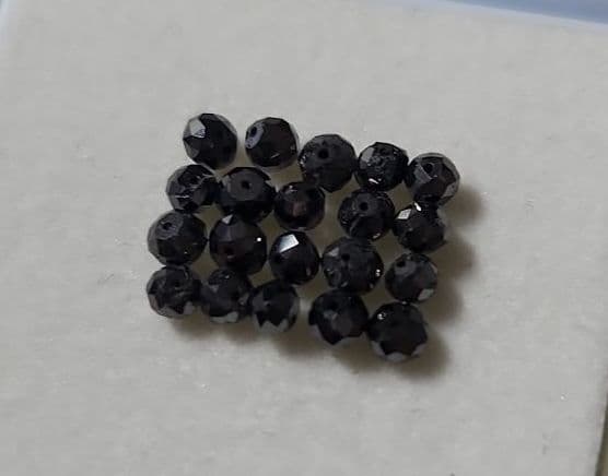 天然ブラックダイヤモンド 穴あり 2313
