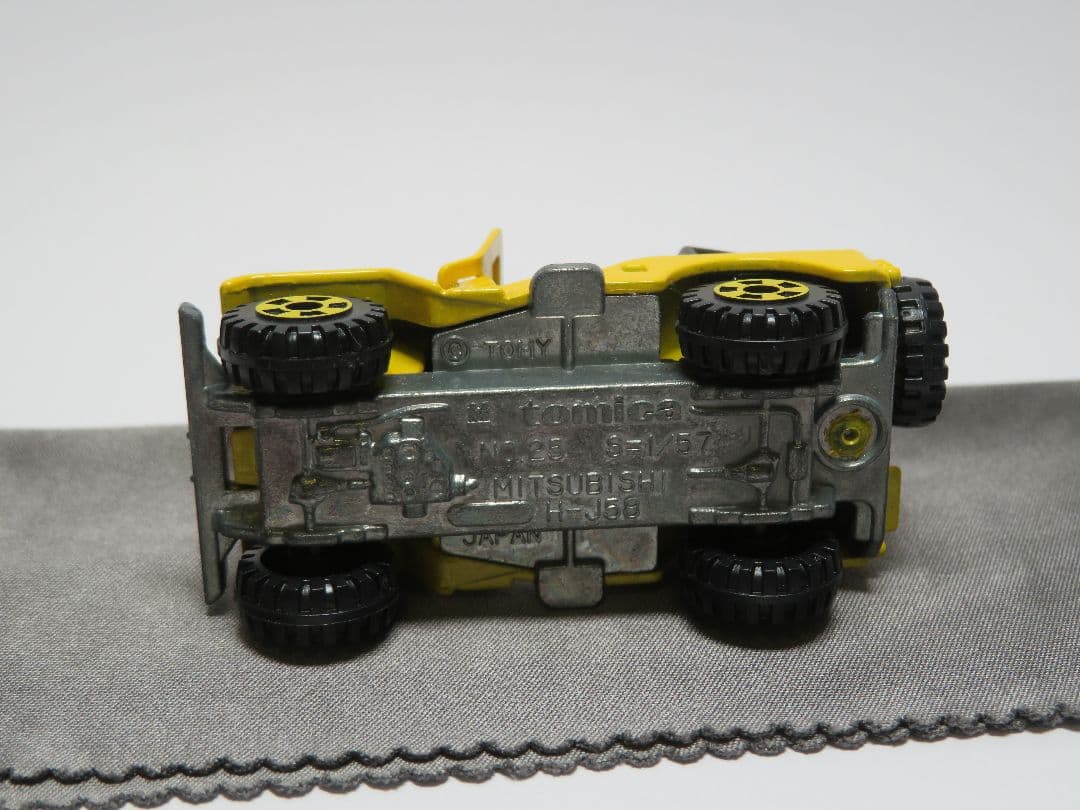 トミカ 25 三菱 ジープ H-J58