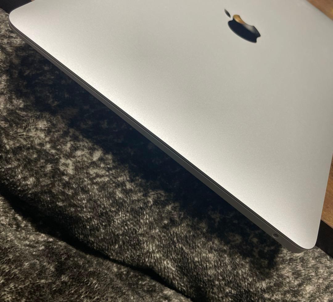 美品 MacBook Air 13inch 8G 256GB 放充電数回