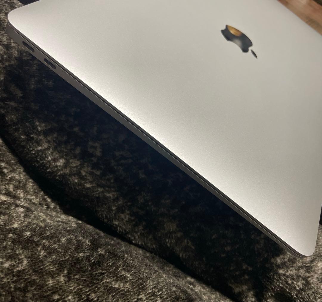 美品 MacBook Air 13inch 8G 256GB 放充電数回