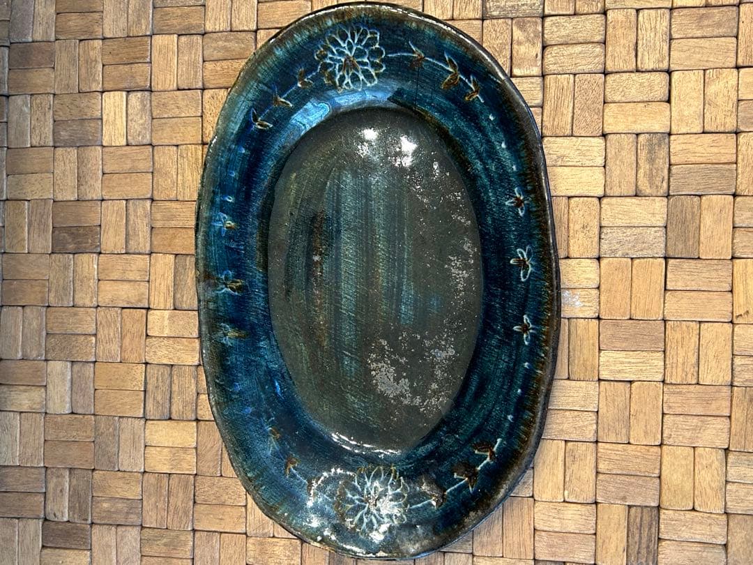 本田あつみ　　ダークブルー 陶器皿 楕円形 花模様