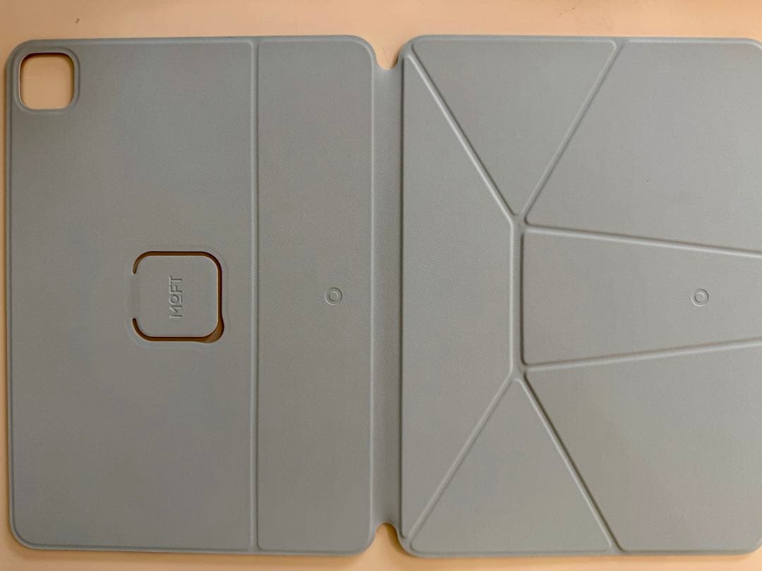 【すずき】MOFT Dynamic Folio ケース (Air 11)