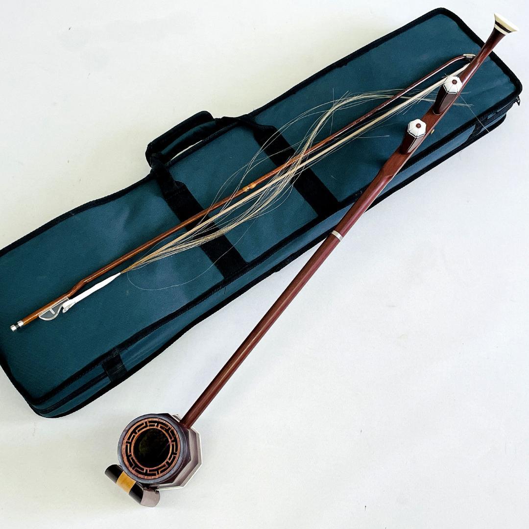 二胡 蛇皮 ケース付 弓 松香 弦 中国楽器 民族楽器 現状品 R8SD49