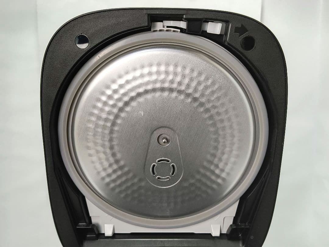 010 23年製パナソニック　Panasonic SR-FE101 IH炊飯器