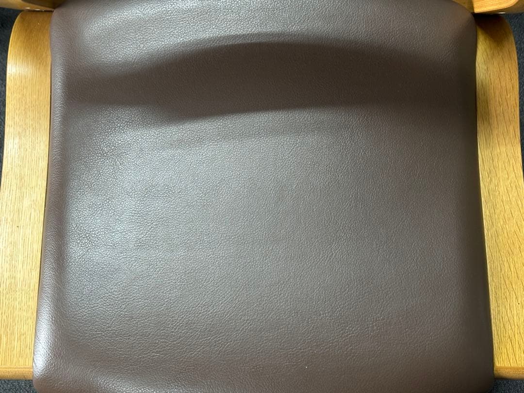 【中古】カリモク X338JADSG 成長チェア木製合皮クッ高級感日本製