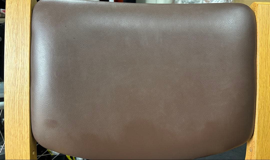 【中古】カリモク X338JADSG 成長チェア木製合皮クッ高級感日本製