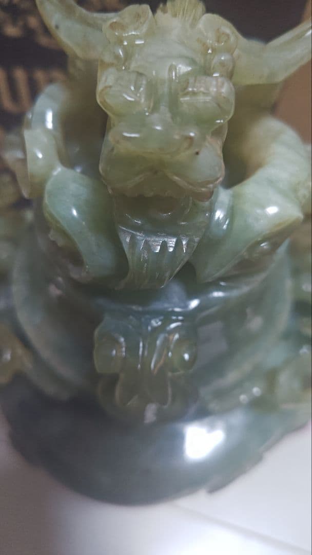 【翡翠香炉】 龍の装飾 木製台座付き 【2月限定価格】