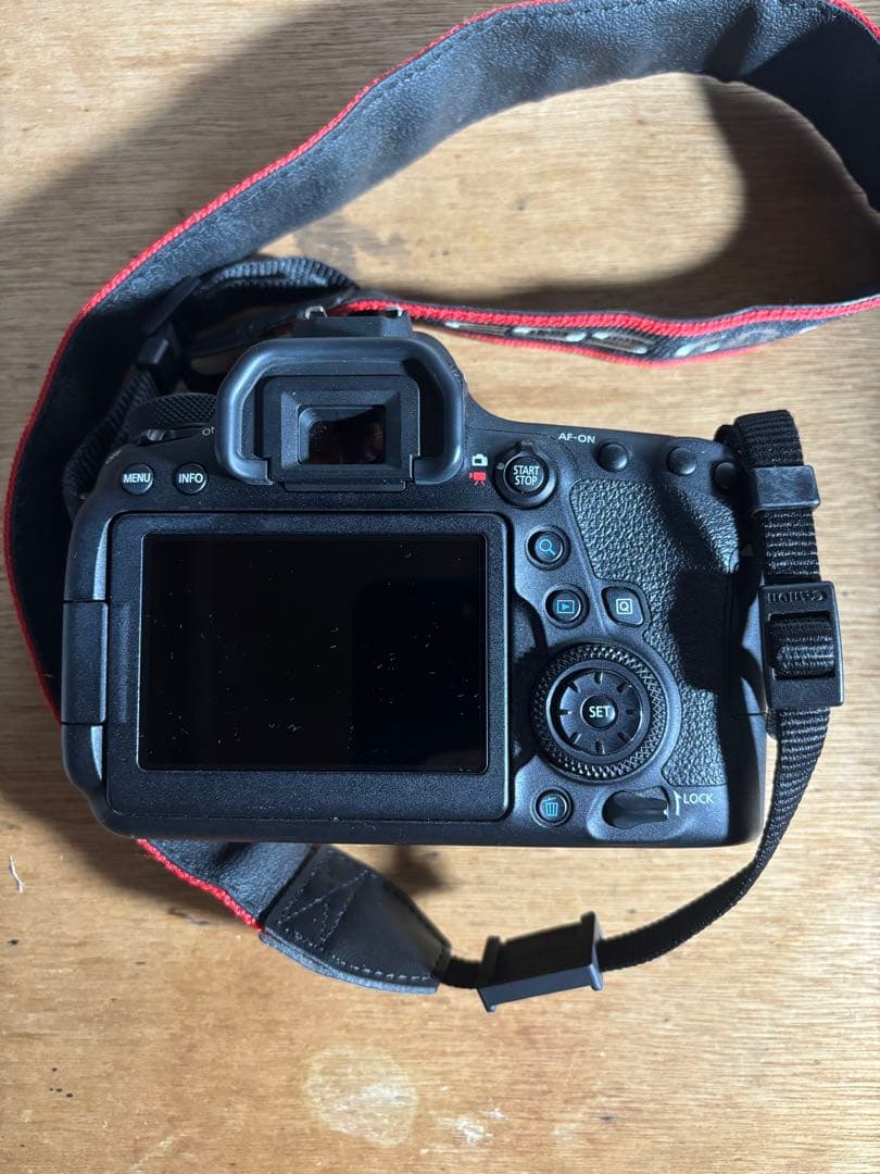 Canon EOS 6D Mark II デジタル一眼レフ