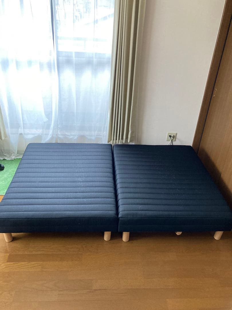 値下げ中！脚付マットレス　セミダブル　黒　脚取外し可　二分割