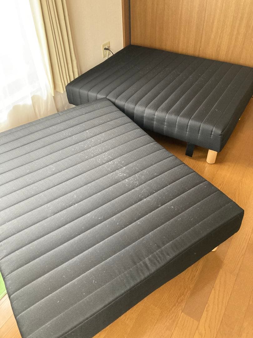 値下げ中！脚付マットレス　セミダブル　黒　脚取外し可　二分割