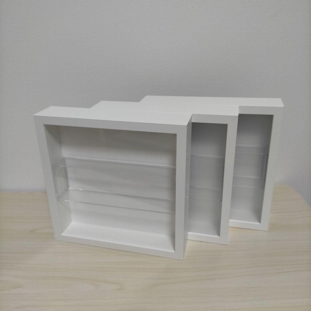 カプセルトイvag コレクションケース 壁掛け　ミニフィギュア用　3段　3個