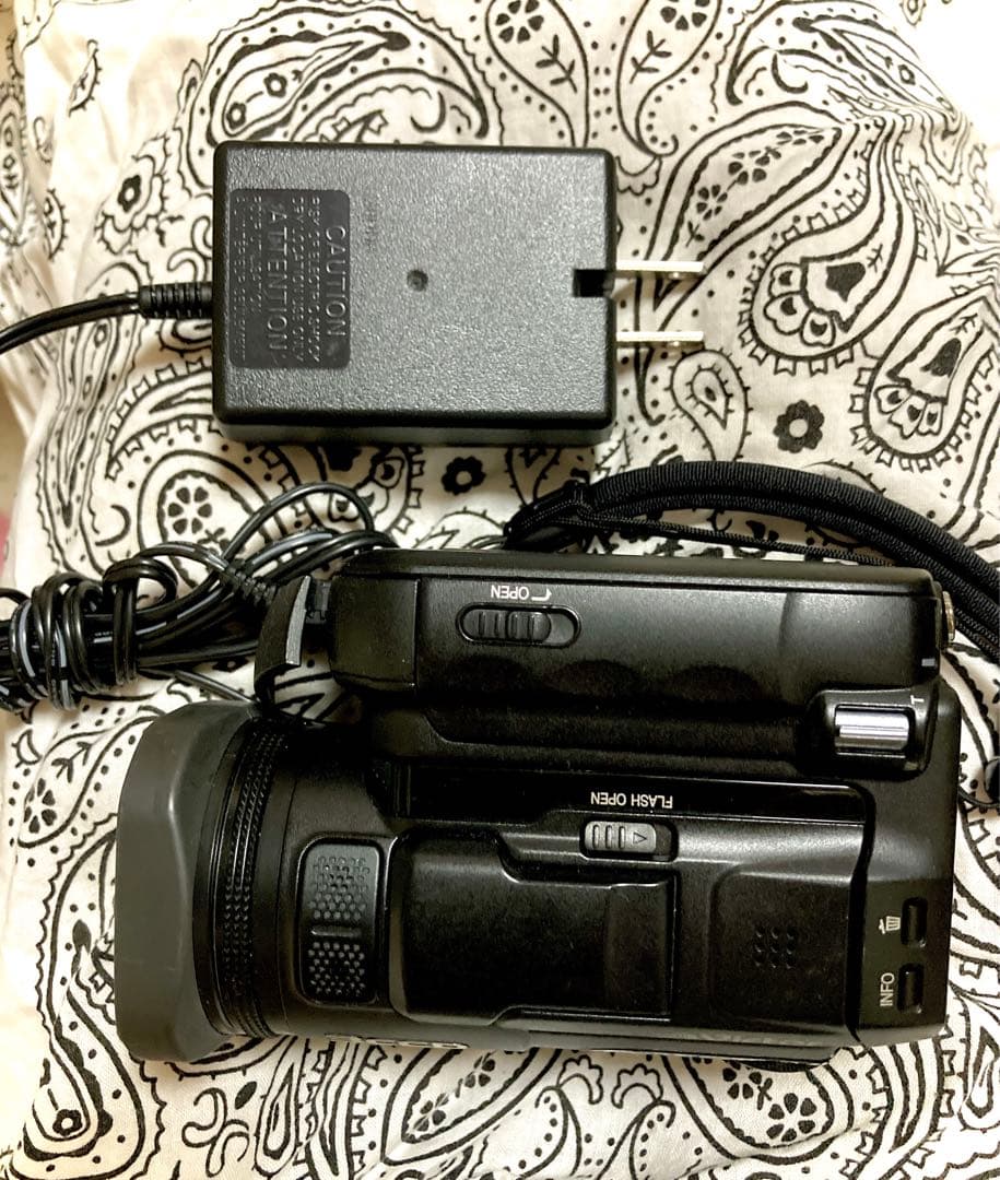 値下げ交渉可能♪人気♪ビデオカメラ【JVCケンウッド 日本ビクター】 HDD