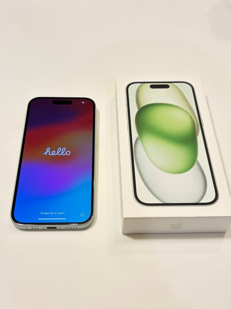 Apple iPhone 15 グリーン256GB SIMフリー 美品