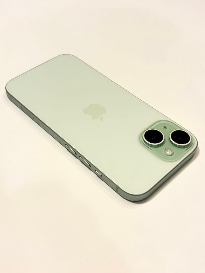Apple iPhone 15 グリーン256GB SIMフリー 美品