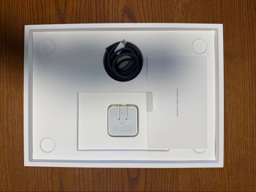 MacBook Air M3 16GB 本体　UKキーボード