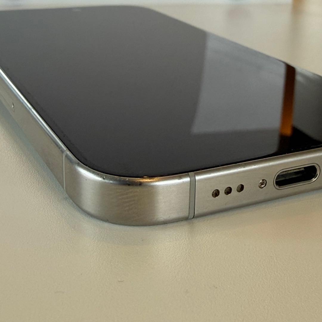 iPhone 15 Pro 265Gホワイト本体 ジャンク