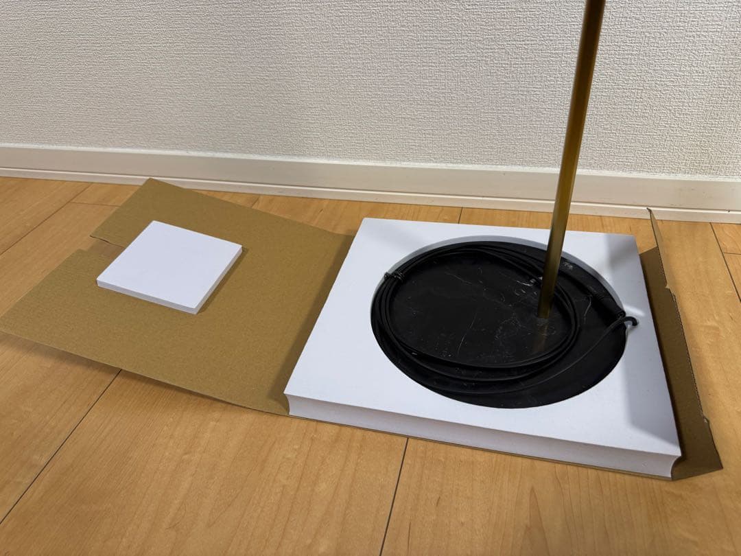 louis poulsen ルイスポールセン Yuh フロア (真鍮/ブラック)