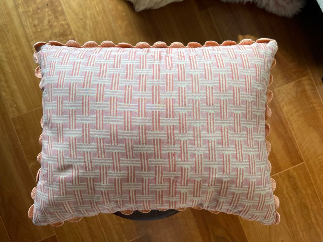 ベアトリス　ラヴァル　コットン更紗　クッション　ゴアローズ