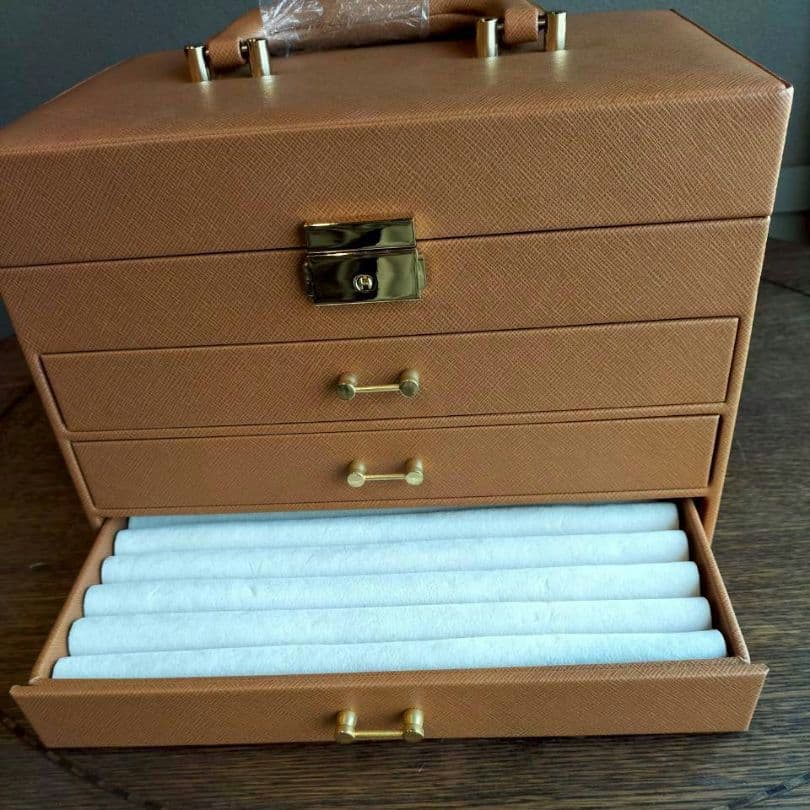 アクセサリーケース　カギ有　やや使用感有