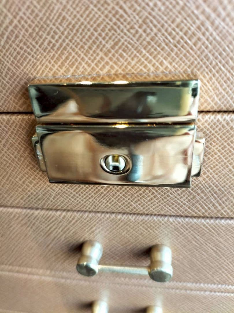 アクセサリーケース　カギ有　やや使用感有