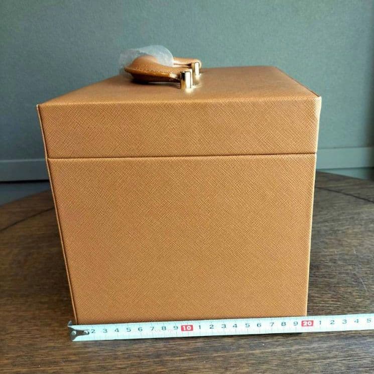 アクセサリーケース　カギ有　やや使用感有