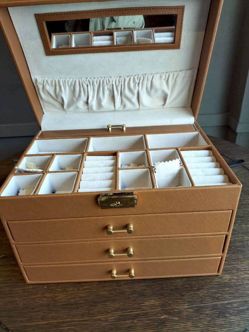 アクセサリーケース　カギ有　やや使用感有