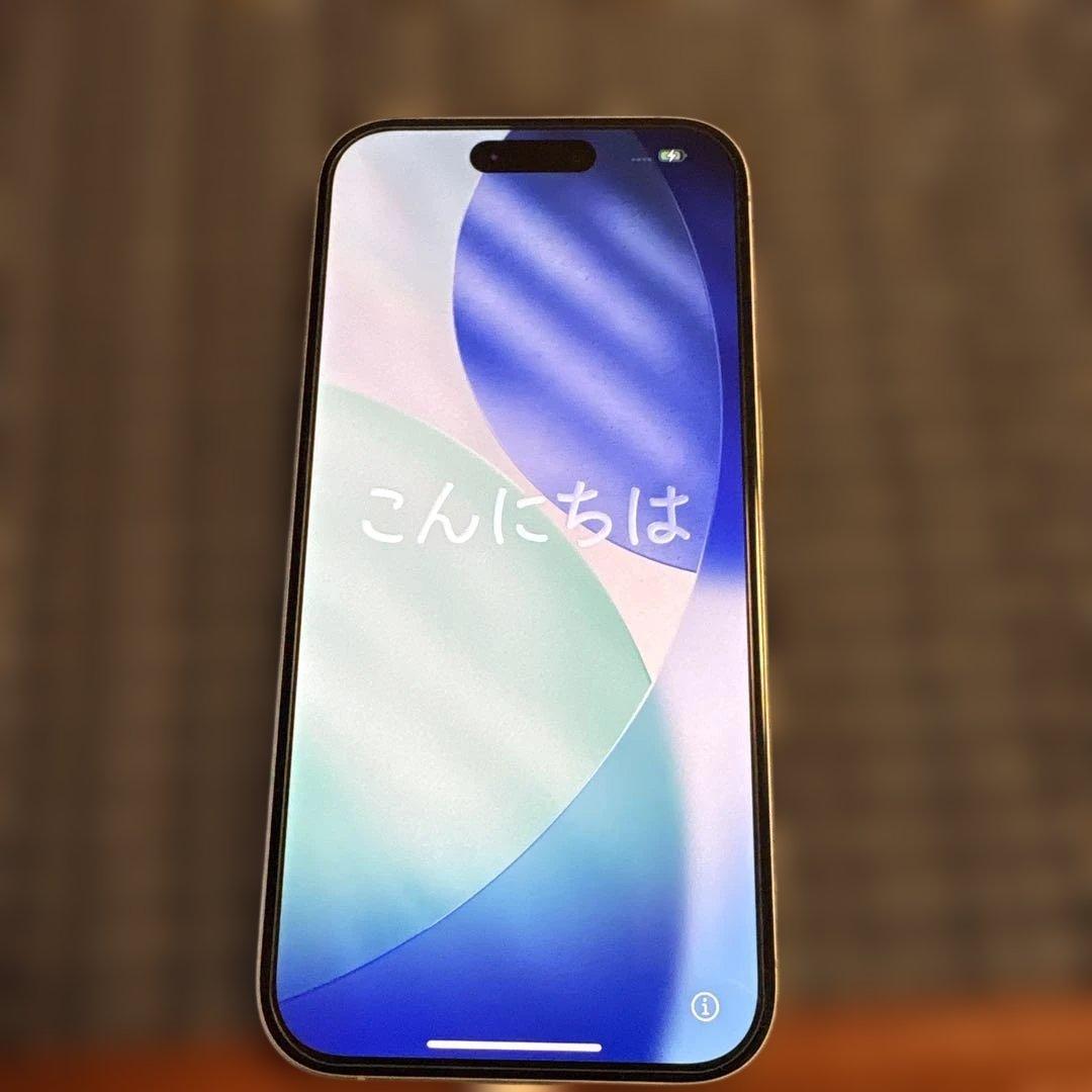 【美品2025年購入】AppleiPhone16 128 ホワイト　SIMフリー