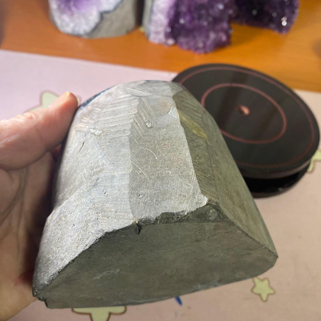 【極上】ウルグアイアメジストクラスター原石（幸運水晶1073g）純天然紫水晶