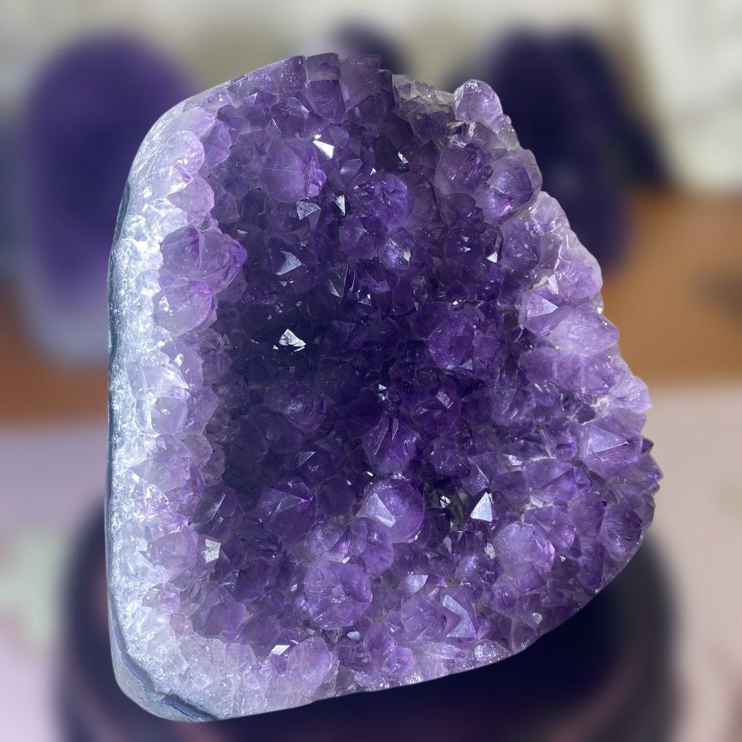 【極上】ウルグアイアメジストクラスター原石（幸運水晶1073g）純天然紫水晶