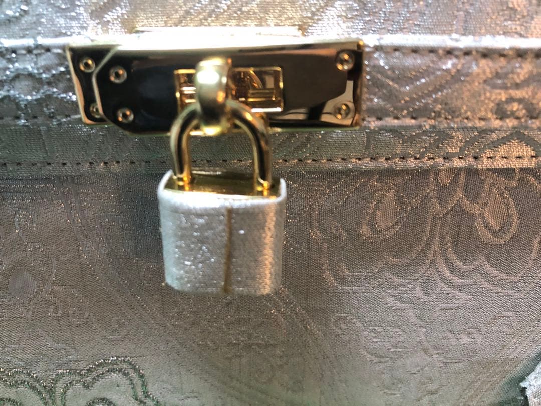 【帯リメイク・白地花刺繍 高級ハンドバッグ／一点物】